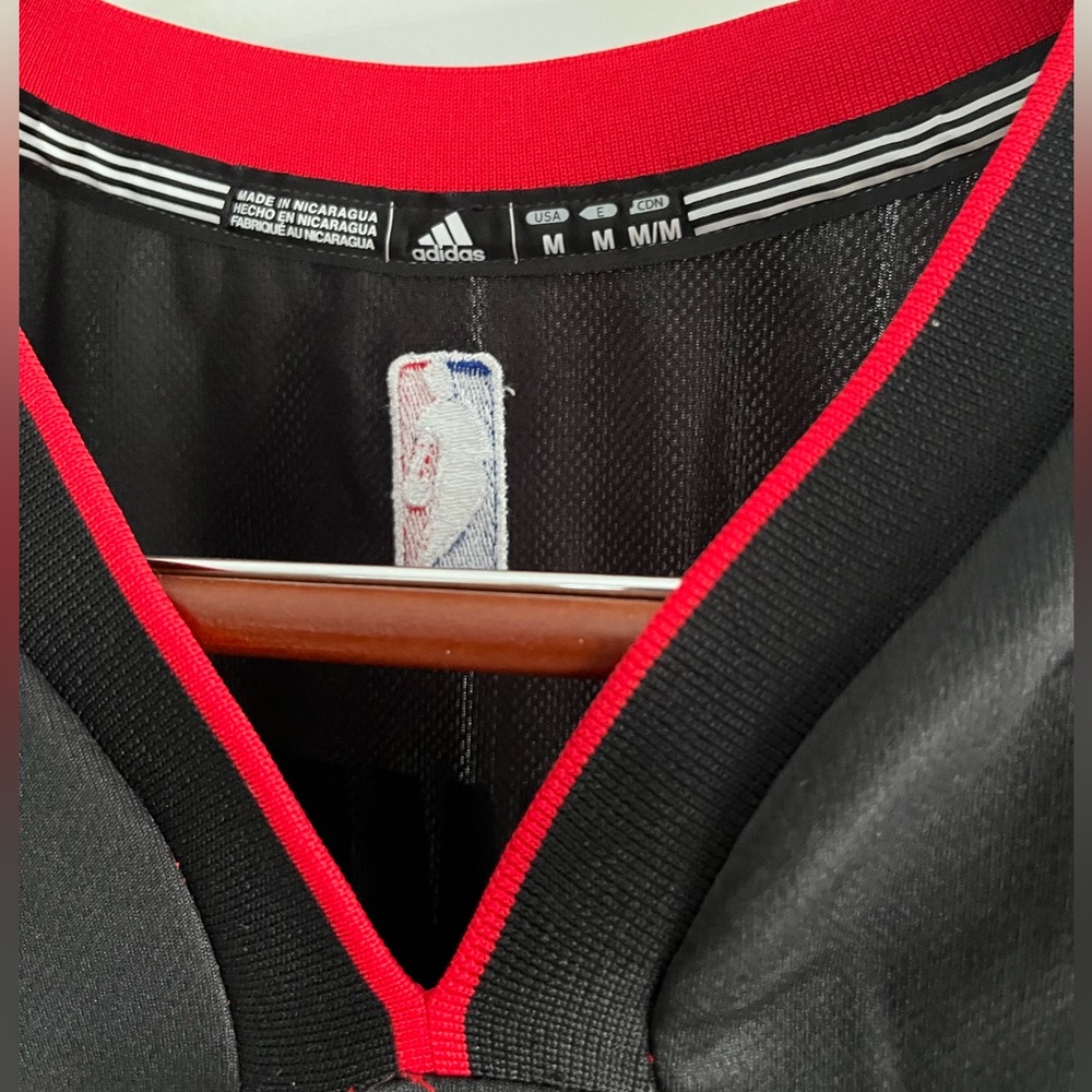 Adidas Toronto Basketball Jersey, men’s medium - Picture 3 of 4